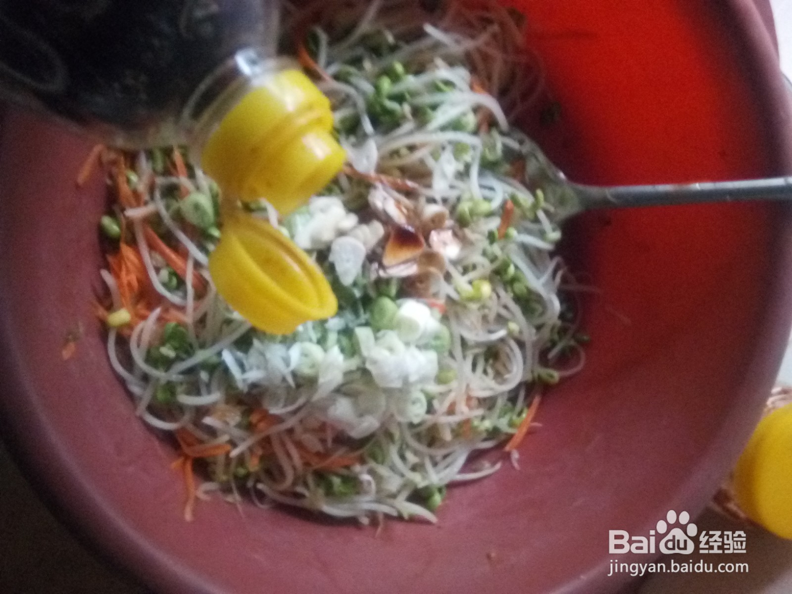 凉拌菜胡萝卜丝拌豆芽