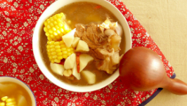 棒骨山药玉米汤的制作步骤