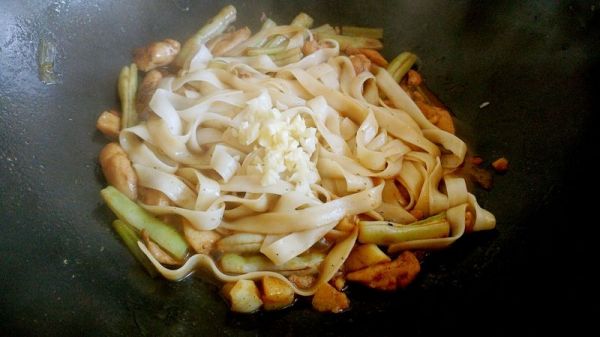 蚝油芸鸡蒜香面