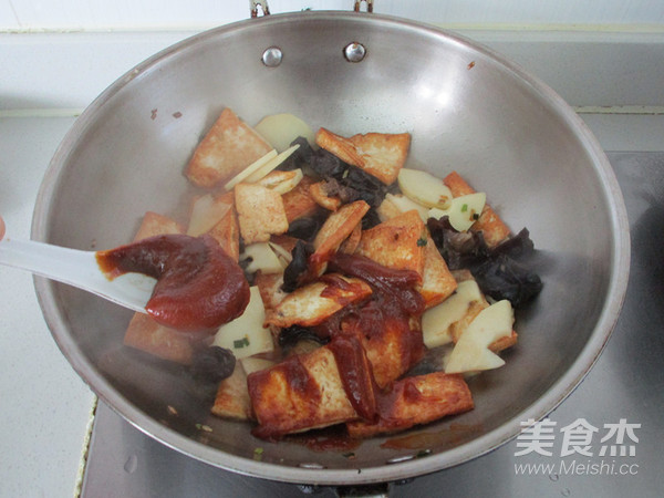 春笋烩豆腐的做法