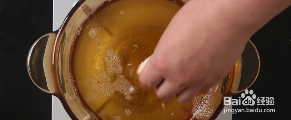 小时候喜欢吃的蒜香鸡翅原来这样做