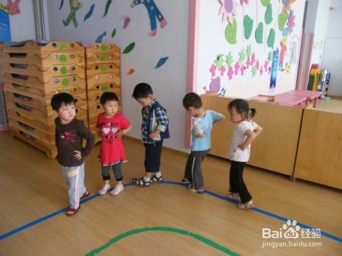 在家里陪宝宝玩什么游戏好