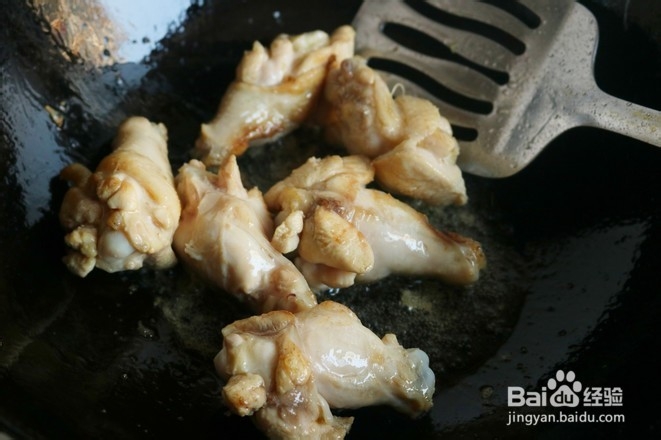 板栗鸡翅根怎么做