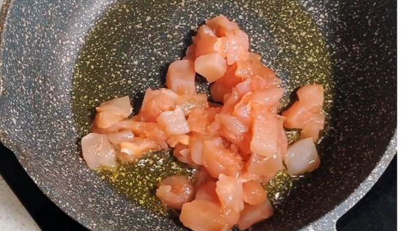 杏鲍菇黑椒鸡腿丁