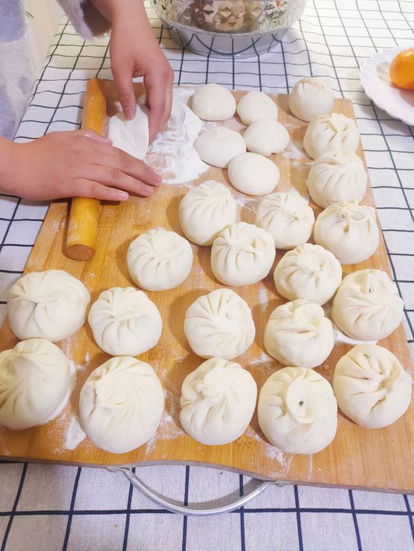 猪肉荠菜馅包子