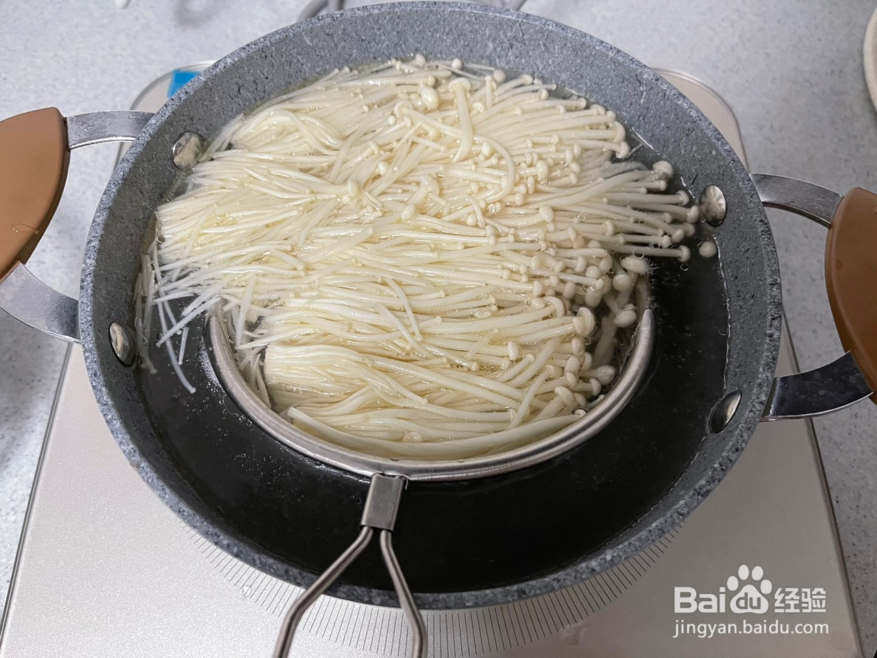 凉拌黄瓜金针菇的做法