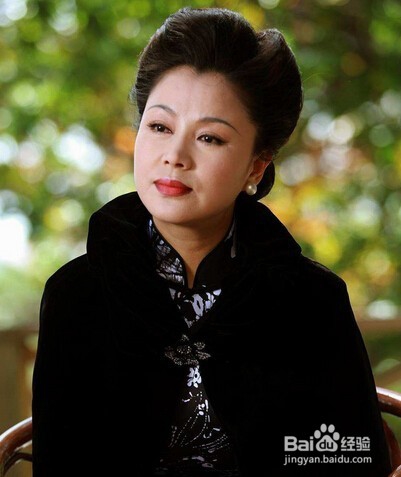 90年代红遍大江南北，两次遇到渣男，51岁仍单身