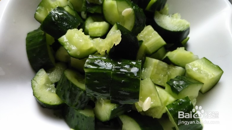 炸花生米拌黄瓜的制作方法