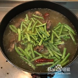 牛排骨炖汤的做法