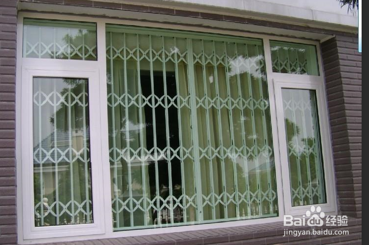 带锁的防盗窗怎么打开