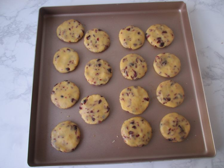 想吃蔓越莓奶香酥饼？轻轻松松就能学会