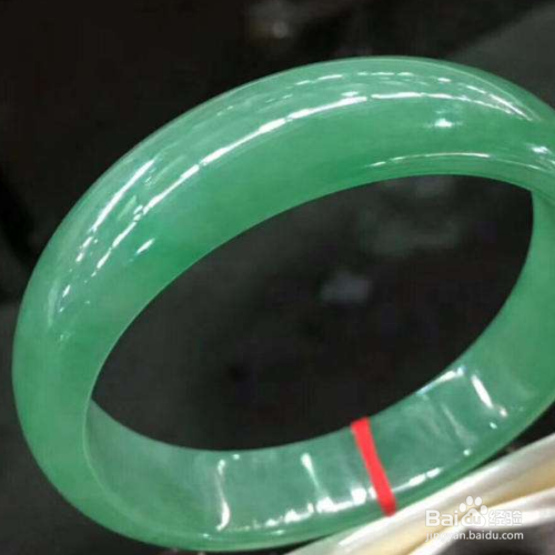 翡翠镯子怎么养出水头