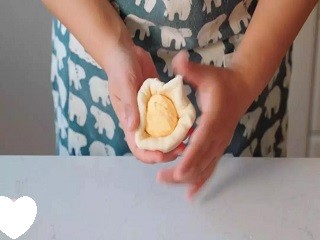 咸蛋黄吐司怎么做？