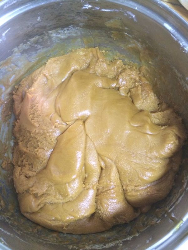 广式蛋黄莲蓉月饼