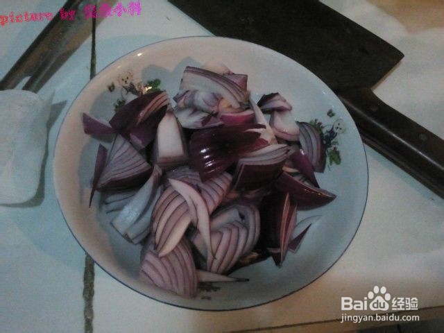 被孩子吃的光光的圆葱炒鸡蛋