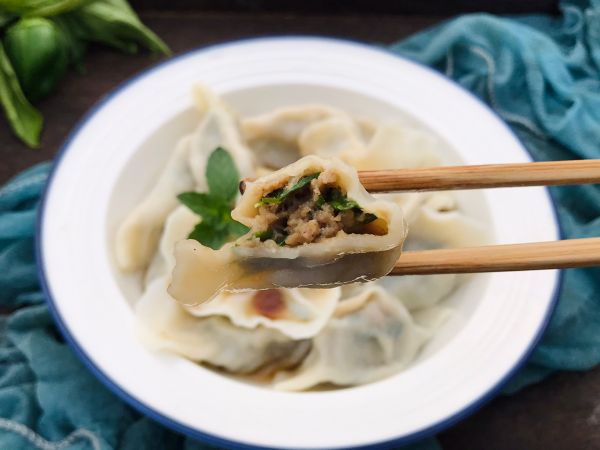 韭菜莲藕牛肉饺子