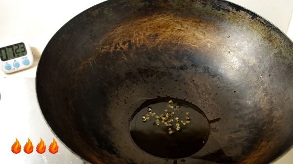 家常青椒回锅肉