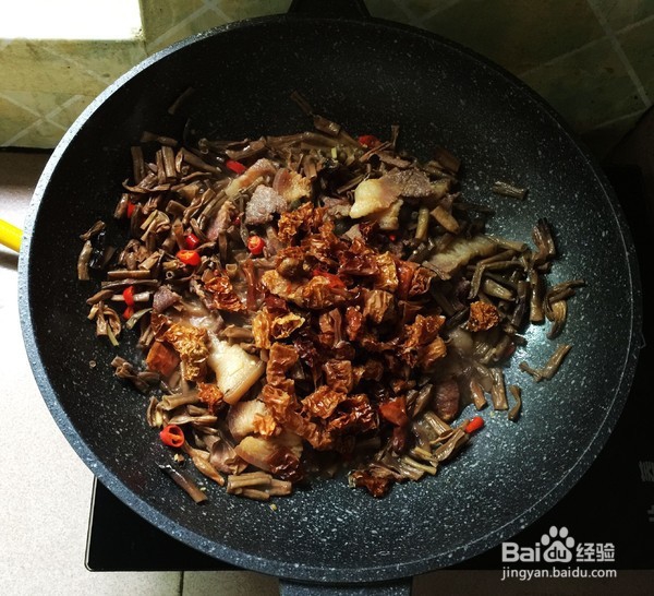 干豆角炒腊肉的具体做法