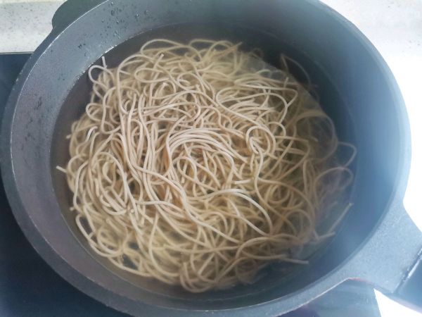 番茄鸡蛋荞麦面