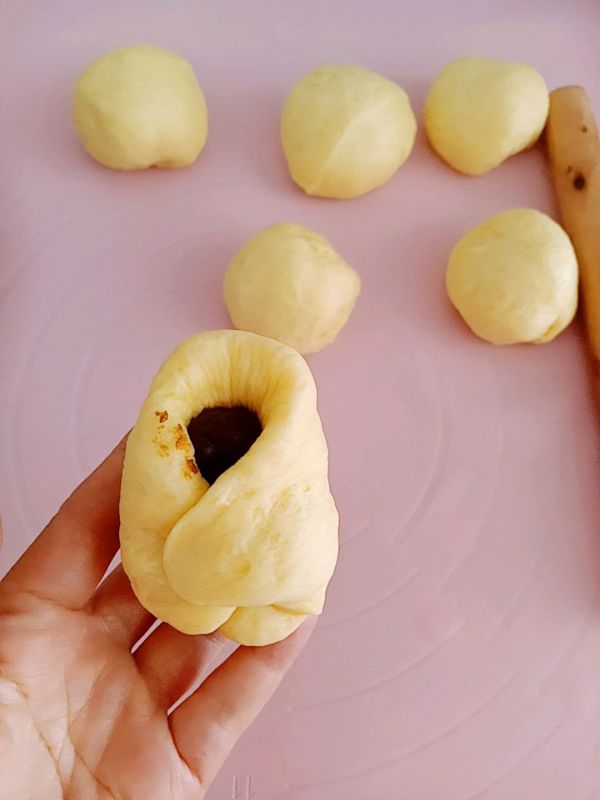 豆沙牛奶鸡蛋面包