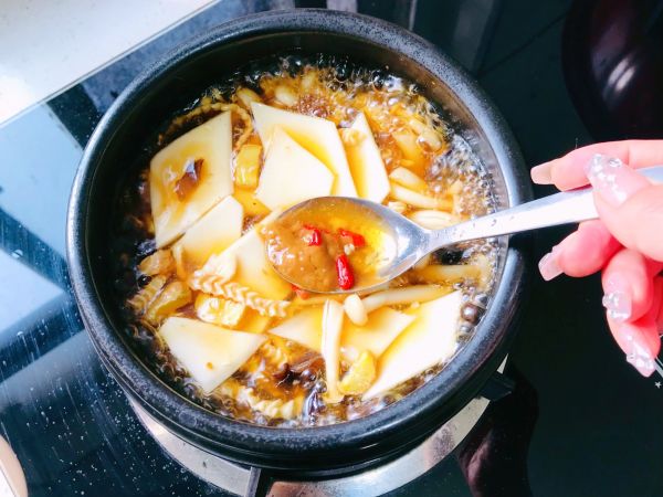 做个牛肉麻酱砂锅