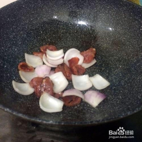 青椒洋葱炒腊肠