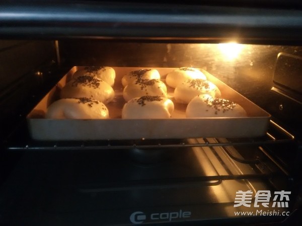 红豆沙餐包的做法