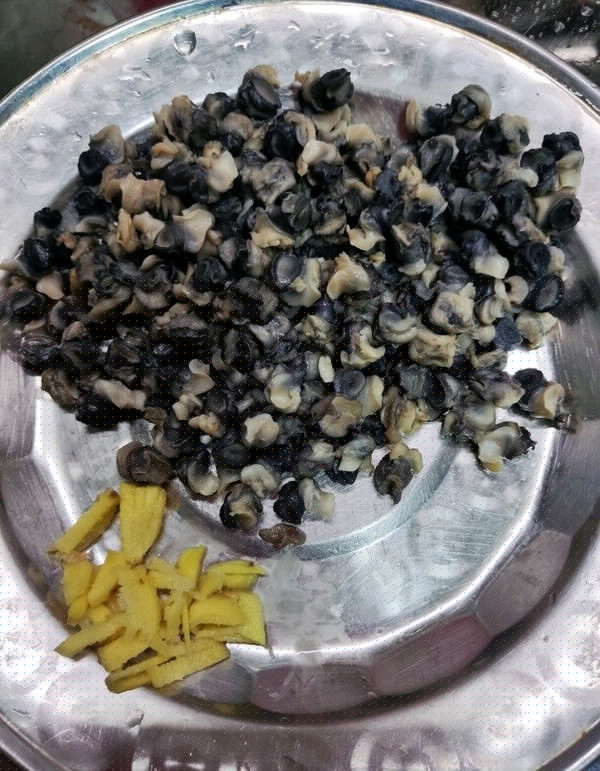 下饭家常菜：酸辣椒蒜苗炒田螺