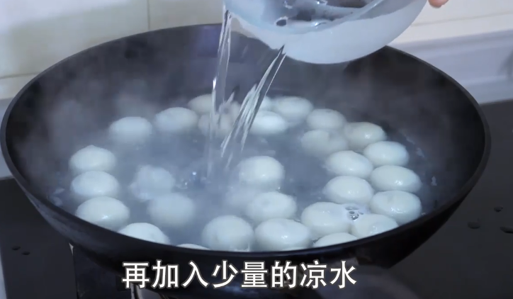 煮汤圆用冷水还是热水