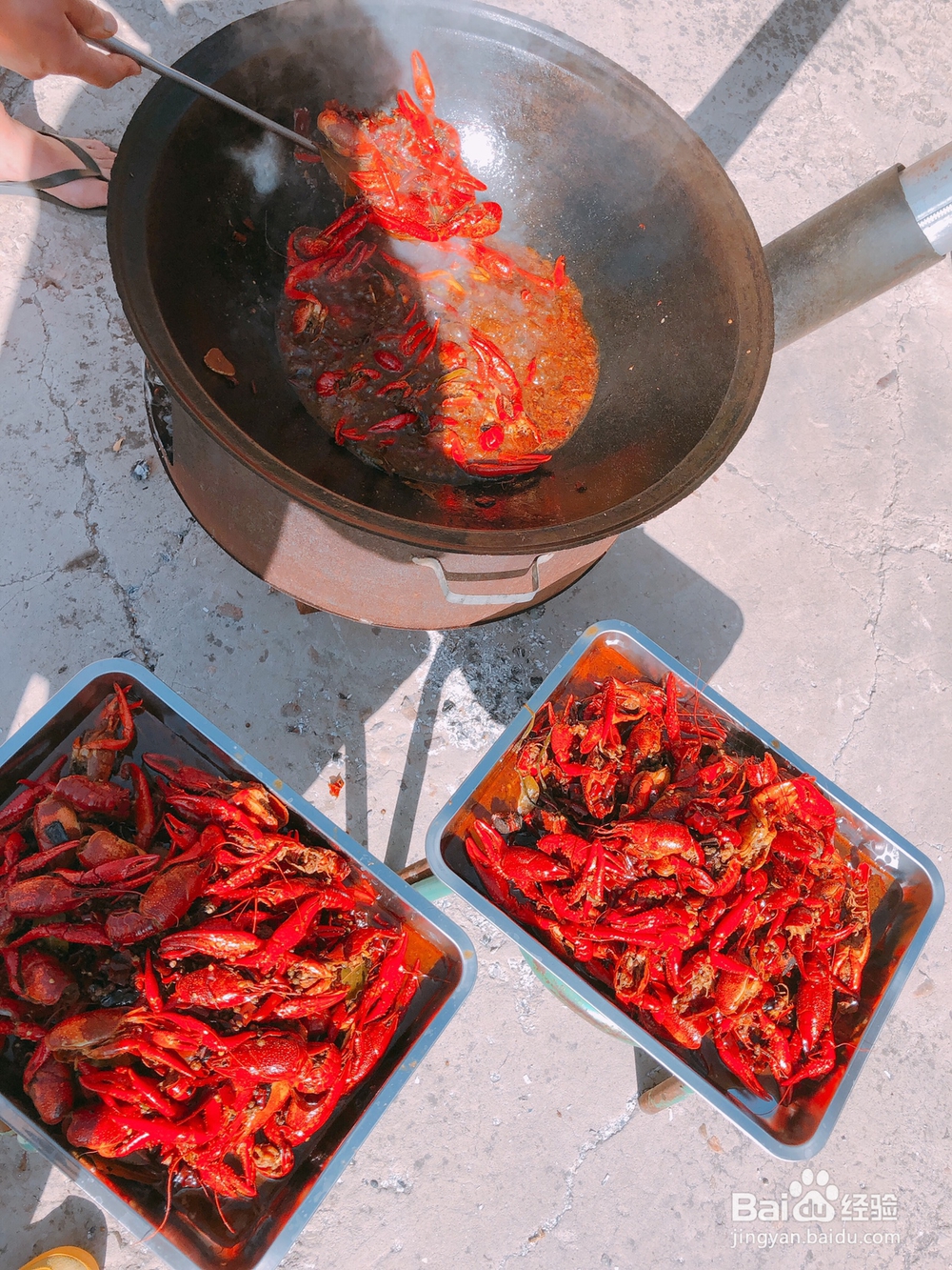 麻辣小龙虾的吃法