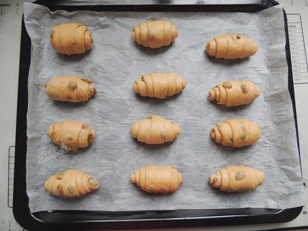 红糖葡萄干早餐卷