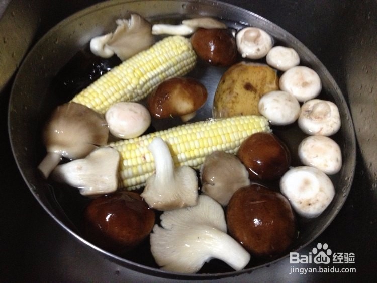 拾味香黄金海鲜火锅的做法