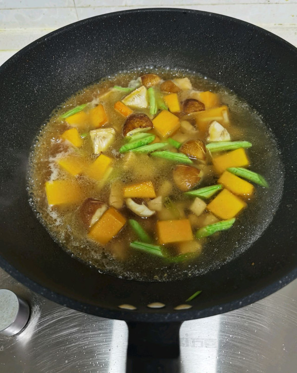 南瓜鸡肉藜麦饭