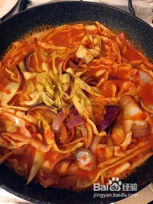 韩国芝士年糕锅(辣白菜部队火锅)怎么做