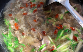 枸杞猪腰瘦肉汤