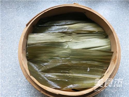 苇叶糯米排骨香