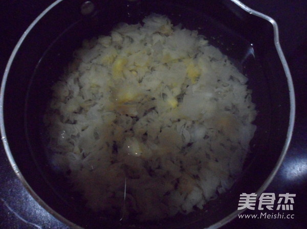 红枣枸杞银耳汤