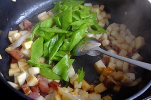 腊肠荷兰豆炒杏鲍菇怎么做好吃？详细教程