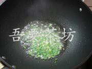 葱爆藕片的做法