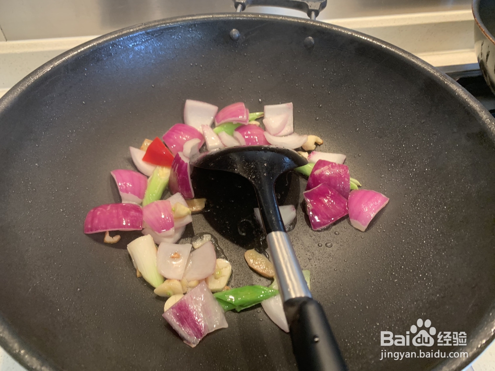 怎么做爆炒牛蛙?