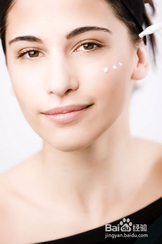 熬夜不熬熊猫眼 快速拯救水泡眼