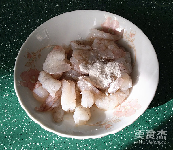 青蒜爆虾球的做法