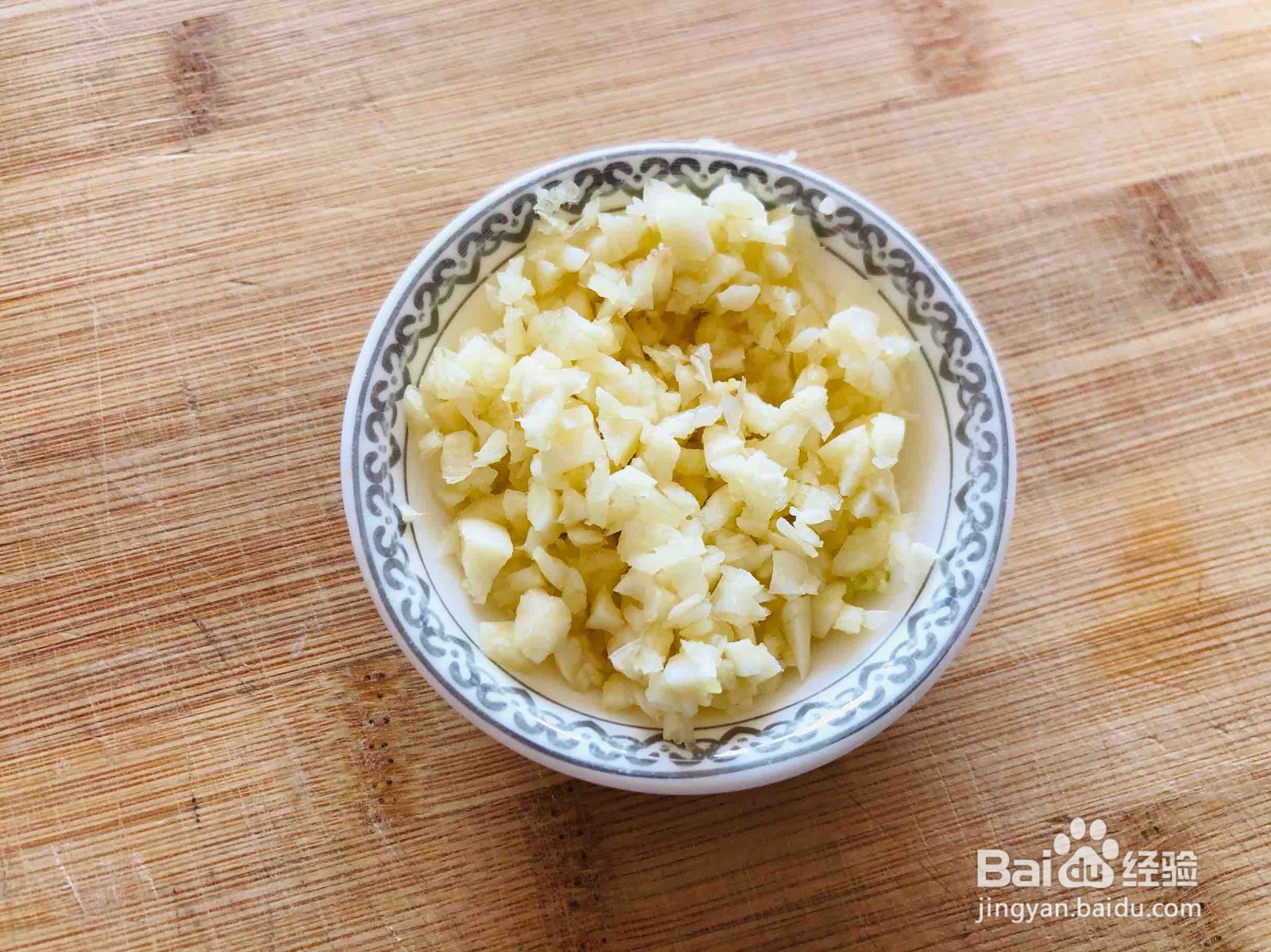 蒜泥肘花的做法