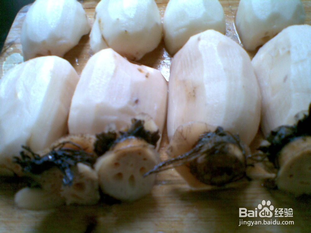 莲藕猪手汤烹制方法