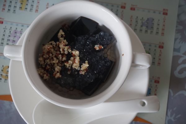 奇亚籽龟苓膏藜麦酒酿西米露