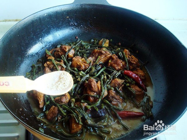 干豆角烧鸭的做法
