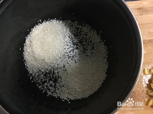 又到菠萝盛产时,来做好吃的菠萝饭吧!