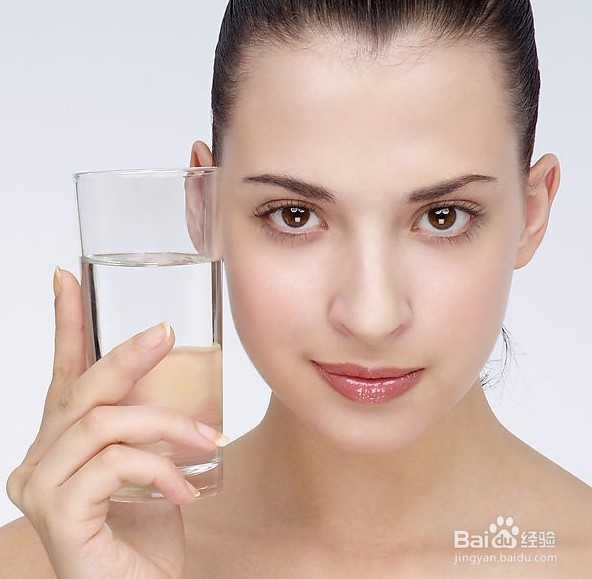 如何深层清洁皮肤,让肌肤亮白呢