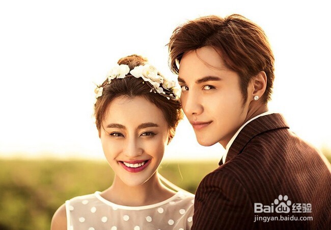 伊能静抱女儿现身 女人再婚需要注意些什么？