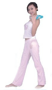 怎样用矿泉水瓶巧瘦身?